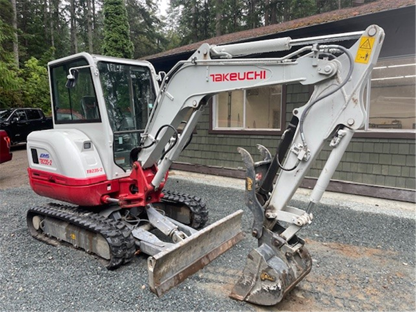 2021 Takeuchi TB235-2CRA 4984